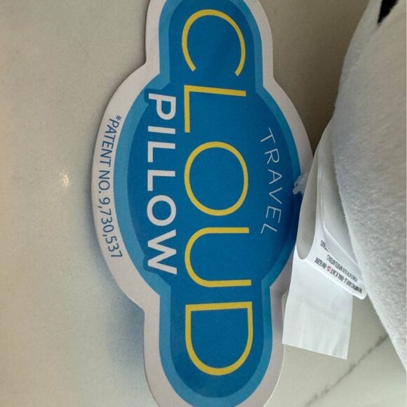 Hello Kitty 11" Travel Cloud Pillow - Picture 4 of 4